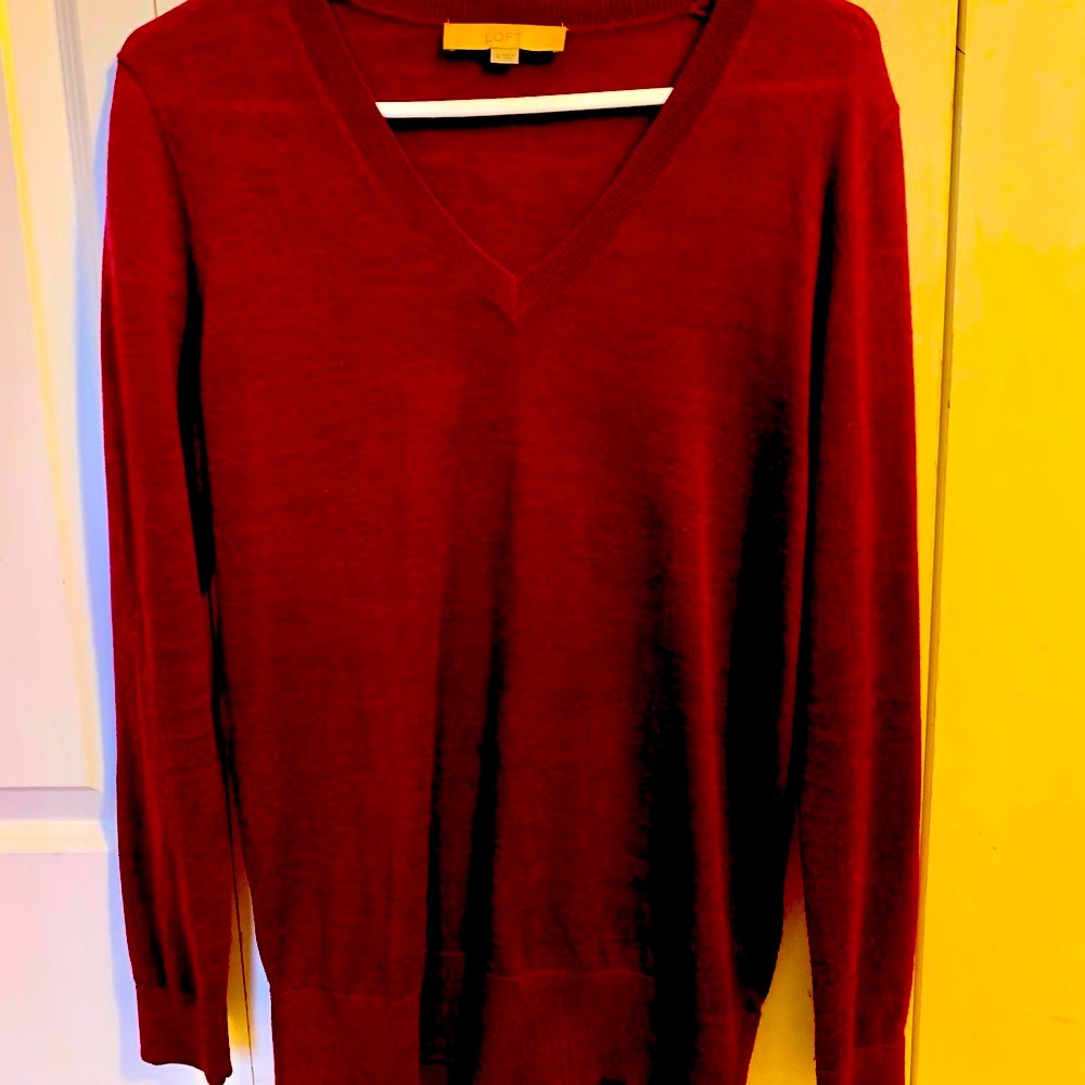 Women's sweater. Excellent condition. Never worn